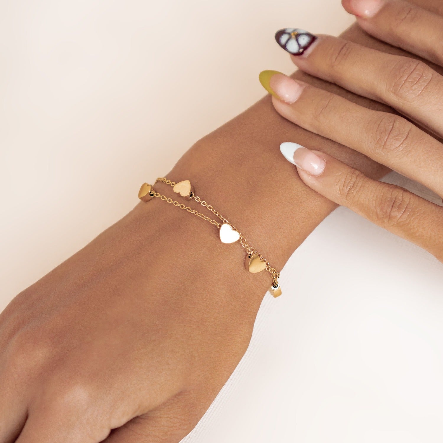 Brazalete Delicado de Corazón en Oro